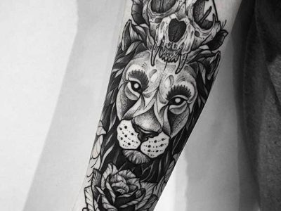 tatuaje-brazo-leon-calavera-rosa-logia-barcelona-franki